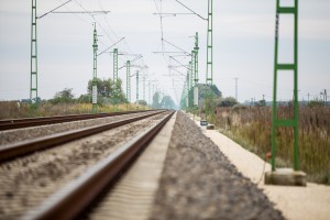 A 100-as vasútvonal Szajol és Püspökladány közötti, felújított szakasza.