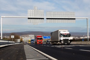 Az M0 körgyűrű felújított szakasza az M1 és M7 autópályák között.