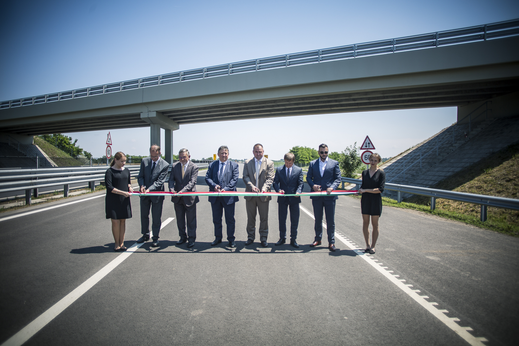 a-szolnok-elerhetoseget-jelentosen-javito-beruhazas-cegled-es-abony-kozott-elkeszult-reszszakaszat-vehettek-birtokba-az-autosok-2019-junius-25-en