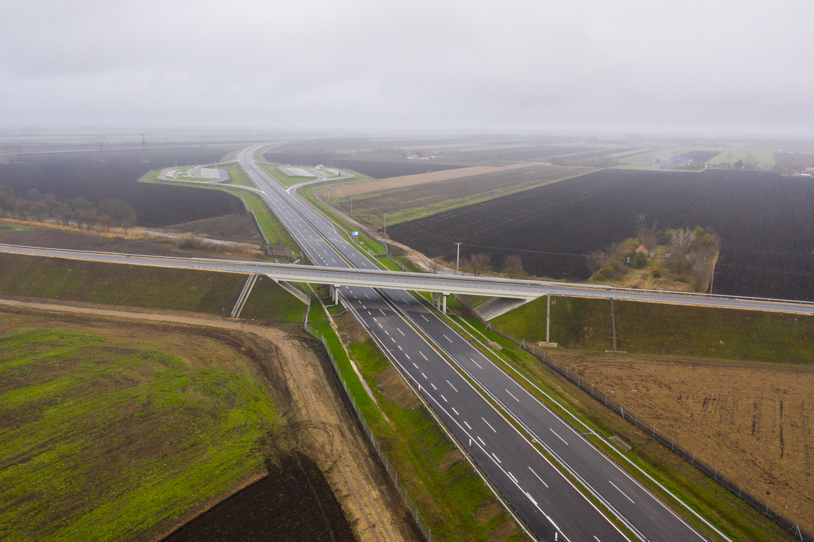 matol-hasznalhatjak-az-autosok-az-m44-kondoros-es-bekescsaba-kozotti-szakaszat