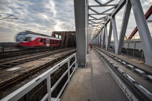 pár napon belül áthaladhat az első menetrendszerinti vonat az új hídszerkezeten