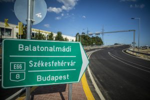 Felhajtás Balatonalmádi-Székesfehérvár-Budapest irányába