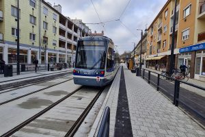 Menetrend szerint jár a tram train Szeged és Hódmezővásárhely között