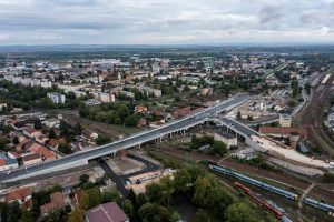 Véghajrában Miskolc komplex közlekedés-fejlesztési projektje.